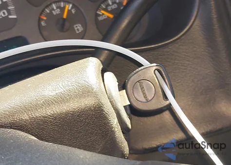 2003 Chevrolet Silverado 1500 z USA, uszkodzony, nr VIN 1GCEC19V73Z288858